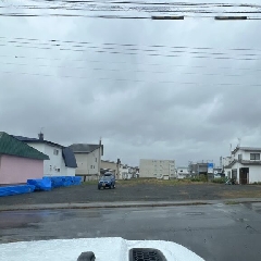 屋根も三角、敷地も三角、家も四角、敷地も四角
