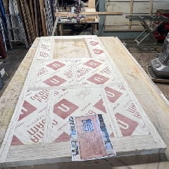 Teknopuku, sisällä riisinjyvä